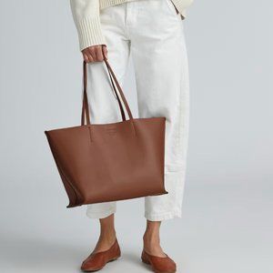 The Luxe Medium Italian Leather Tote from Everlane